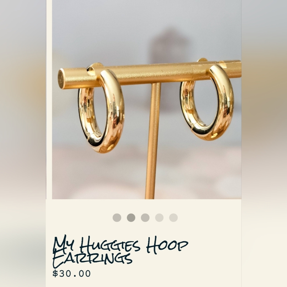Elegant Gold Hoop Earrings